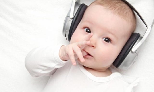 Những lợi ích khi cho trẻ nghe nhạc không phải mẹ nào cũng biết 2