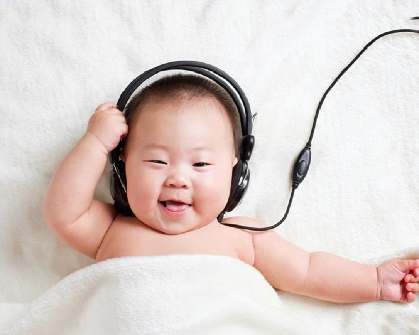 Những lợi ích khi cho trẻ nghe nhạc không phải mẹ nào cũng biết