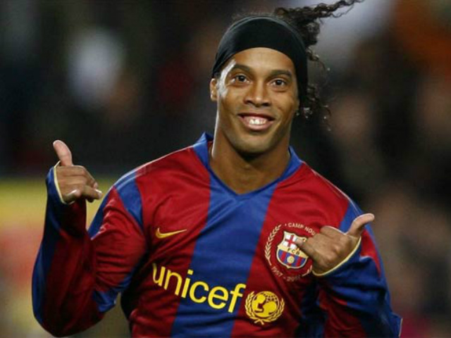 Tìm hiểu về tiểu sử Ronaldinho & Sự nghiệp bóng đá 1 tieu-su-ronaldinho-1