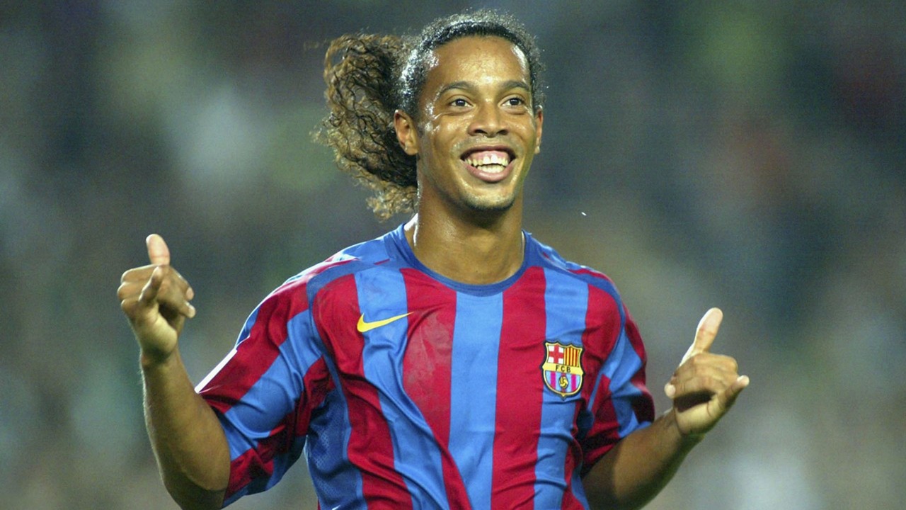 Tìm hiểu về tiểu sử Ronaldinho & Sự nghiệp bóng đá 2 tieu-su-ronaldinho-2