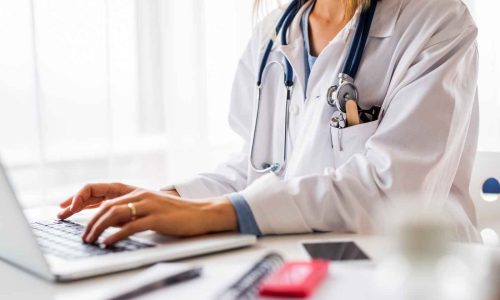 Phụ cấp chức vụ ngành Y tế hiện nay: Mức hưởng và cách tính